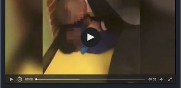 مقطع من فيديو اعتداء مساعد مدير مدرسة امريكية لطالب