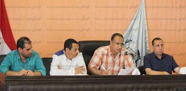 رئيس مدينة دسوق يناقش شكاوى المواطنين