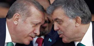 الرئيس التركي السابق عبدالله غول والرئيس أردوغان