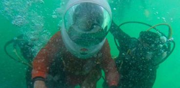 رئيس الوزراء الهندي، ناريندا مودي، تحت الماء