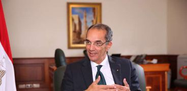 وزير الاتصالات يتفقد المنطقة التكنولوجية ببرج العرب غرب الإسكندرية