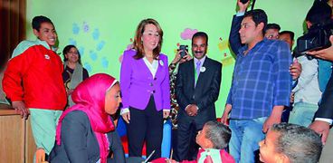وزيرة التضامن الاجتماعى خلال مشاركتها ببرنامج «الأطفال بلا مأوى»