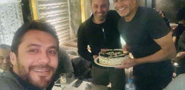عصام الحضرى وأحمد حسن يحتفلا بعيد ميلاد الزمالكاوى حازم إمام