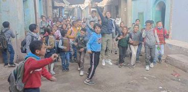 مسيرة لتلاميذ المدارس احتفالا بفوز المغرب