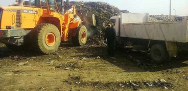 رفع 195 طن مخلفات من مصنع السماد بسوهاج