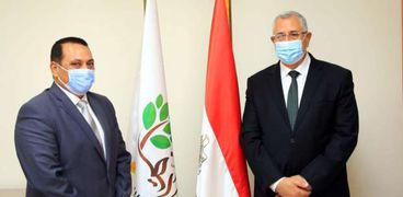 السيد القصير وزير الزراعة واللواء عمرو عبد الوهاب رئيس شركة الريف المصري الجديد