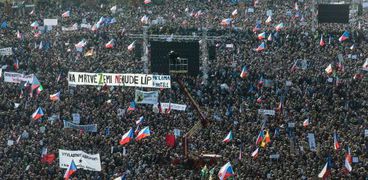 اكثر من 200 ألف متظاهر في براج ضد رئيس الوزراء التشيكي