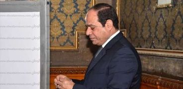 الرئيس عبدالفتاح السيسي يدلي بصوته في الجولة الأولى