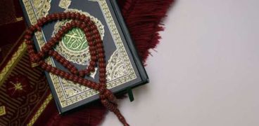 حكم قراءة قرآن الجمعة بالمساجد - تعبيرية