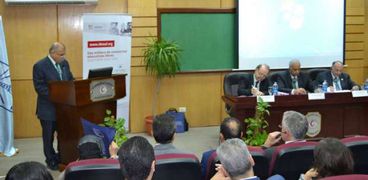 رئيس جامعة الإسكندرية السابق: اللقاءات الدورية تهدف إلى تعزيز البحوث وتوحيد المناهج وتوثيق الصلة بين الجامعات