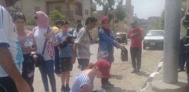 حملة نظافة وزراعة أشجار بمشاركة 60 شاب وفتاة  في ميت الخولى عبد الله  بدمياط