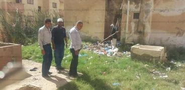 خلال اعمال تنظيف مساكن حفر الباطن بمدينة الحمام