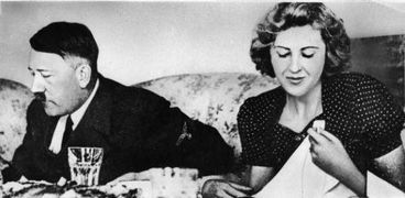 انتحار هتلر وزوجته