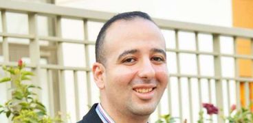 الدكتور عمر الحسيني