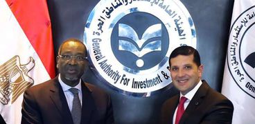 رئيس هيئة الاستثمار خلال لقائه مع سفير رواندا