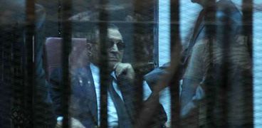 مبارك في إحدى جلسات محاكمته