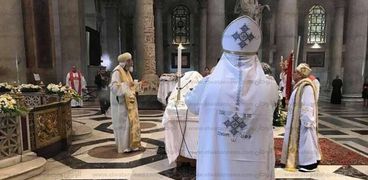 بالصور| البابا تواضروس يصلي في ثاني أكبر كنيسة كاثوليكية بإيطاليا