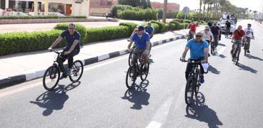 ماراثون للدراجات  بمدينة شرم الشيخ للاحتفال بيوم السياحة العالمي