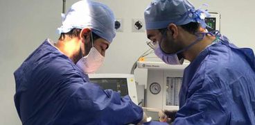 عملية جراحية بمستشفى السلام في بورسعيد - أرشيفية