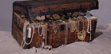 صندوق به كنز من المجوهرات