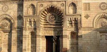 مسجد الأقمر بشارع المعز