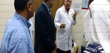 نائب رئيس جامعة المنصورة في زيارة لمستشفي الكبد المصري