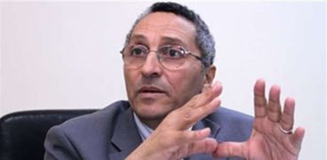 الدكتور إبراهيم العسيري