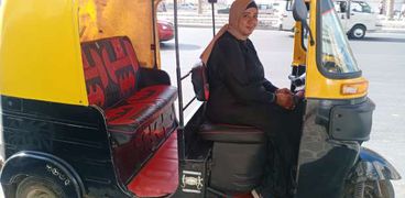 مرزوقة سائقة توك توك في الإسكندرية