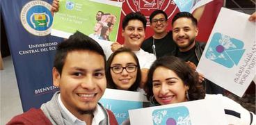 بالصور| أعضاء حملة التسويق الدولية يروجون لمنتدى شباب العالم بالإكوادور