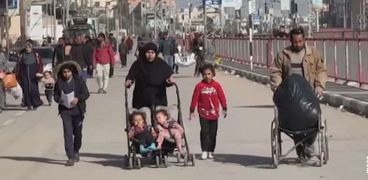 أطفال ضمن النازحين الفلسطينيين في غزة