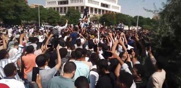 وقفة إحتجاجية بجامعة المنيا