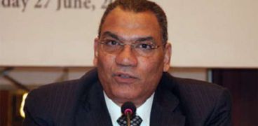 عثمان محمد عثمان وزير التخطيط الأسبق