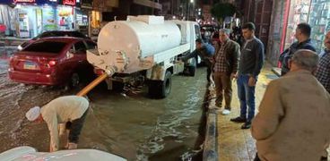 محافظ الشرقية يُتابع أعمال شفط وكسح مياه الأمطار من شوارع المدن 
