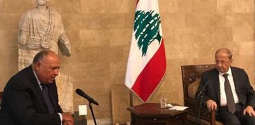 الرئيس اللبناني ميشال عون مع وزير الخارجية المصري