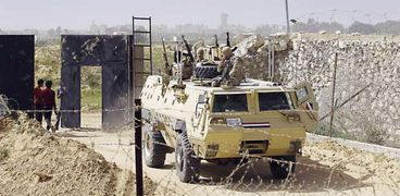 الآليات العسكرية تواصل تمشيط سيناء «صورة أرشيفية»