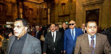 بالصور| وفد برلماني يتفقد "رصيف نمرة 6" بمحطة مصر