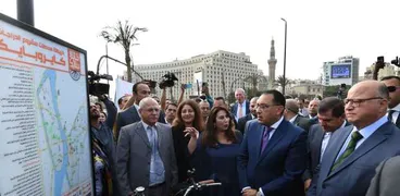 رئيس الوزراء من ميدان التحرير: نسعى لتقليل استخدام السيارات الخاصة