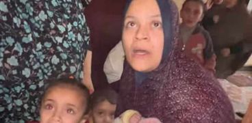 عائلة ناجية من الموت في غزة