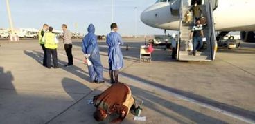 مطار سفنكس الدولي يستقبل 153 مصري عائدين من أبوظبي
