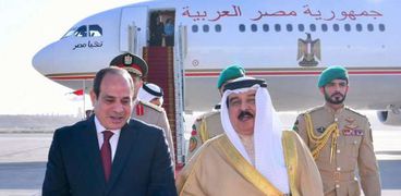الملك حمد يستقبل الرئيس عبدالفتاح السيسي