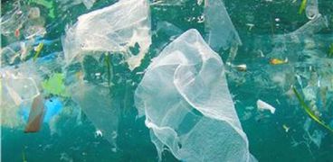 باحثون يعثرون على بلاستيك في مخلفات البشر ويحذرون من خطورته