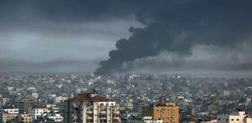 غزة تحت القصف الإسرائيلي لليوم الـ37