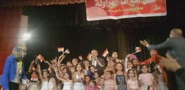 بالصور محافظ الإسماعيلية يشهد الحفل السنوى لمهرجان أميرات الفراولة بمسرح قصر الثقافة.