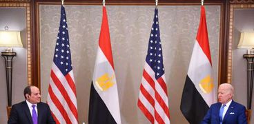 الرئيس عبدالفتاح السيسي و نظيره الأمريكي جو بايدن على هامش قمة جدة 2022