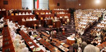 البرلمان السوداني يجيز قانون الانتخابات وسط انسحاب 60 نائبا