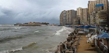 تكاثر السحب وتوقعات بعودة أمطار الإسكندرية