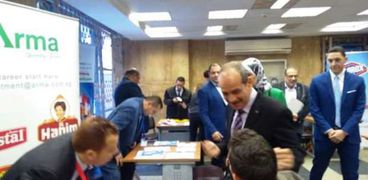 تنفيذ الملتقى التوظيفي المصغر للشباب والفتيات بمكتبة مصر العامة بالزقازيق