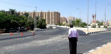ضمن خطة رفع كفاءة الطرق :استكمال رصف المدخل الجنوبي لمدينة أسيوط