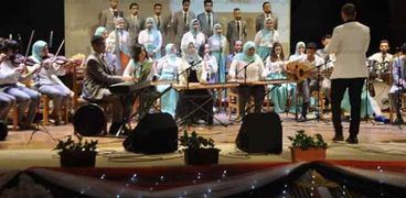 جامعة قناة السويس تحيي ذكرى اكتوبر باحتفالية موسيقي كبرى على مسرح الجامعة.