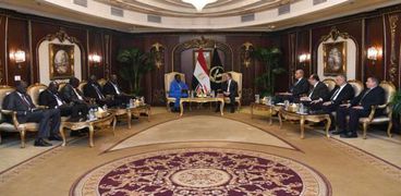محمود توفيق - وزير الداخلية وأنجلينا جانى تينى وزيرة الداخلية بدولة جنوب السودان